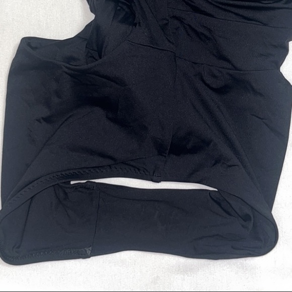 NWOT Becca Cutout X-Back One Piece
Swimsuit Sz LARGE - Picture 12 of 12